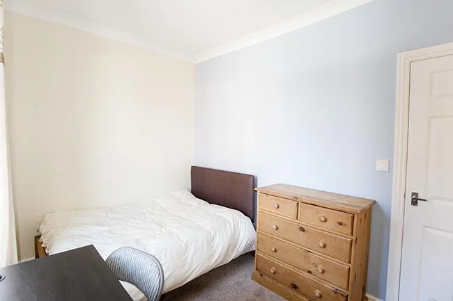 3 bedroom end of terrace house for rent