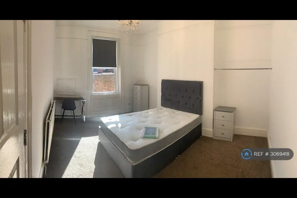 8 bedroom terraced house for rent
