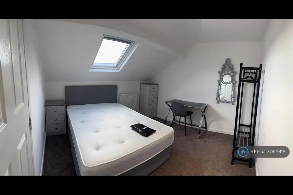 8 bedroom terraced house for rent
