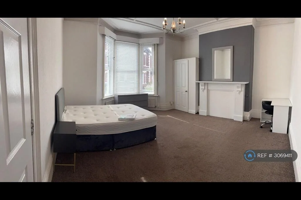 8 bedroom terraced house for rent