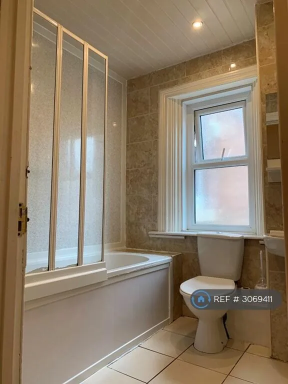 8 bedroom terraced house for rent