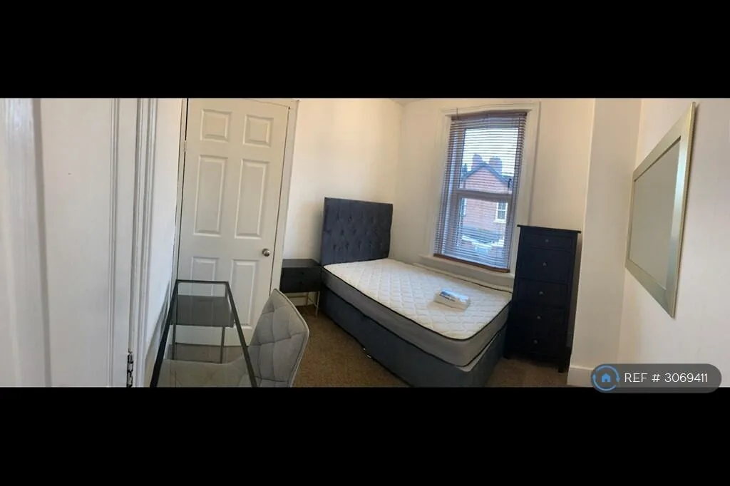 8 bedroom terraced house for rent