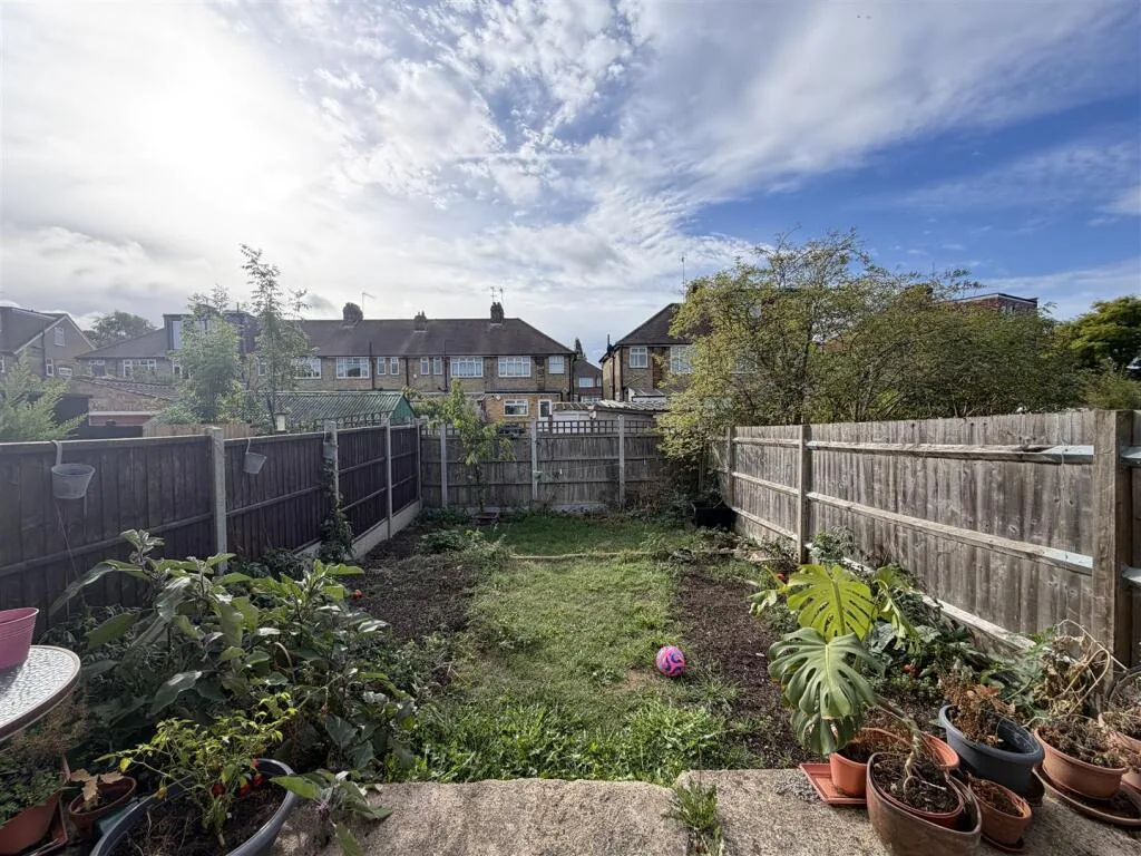 2 bedroom house for rent