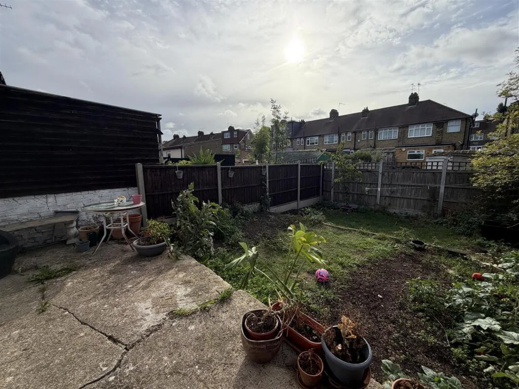 2 bedroom house for rent