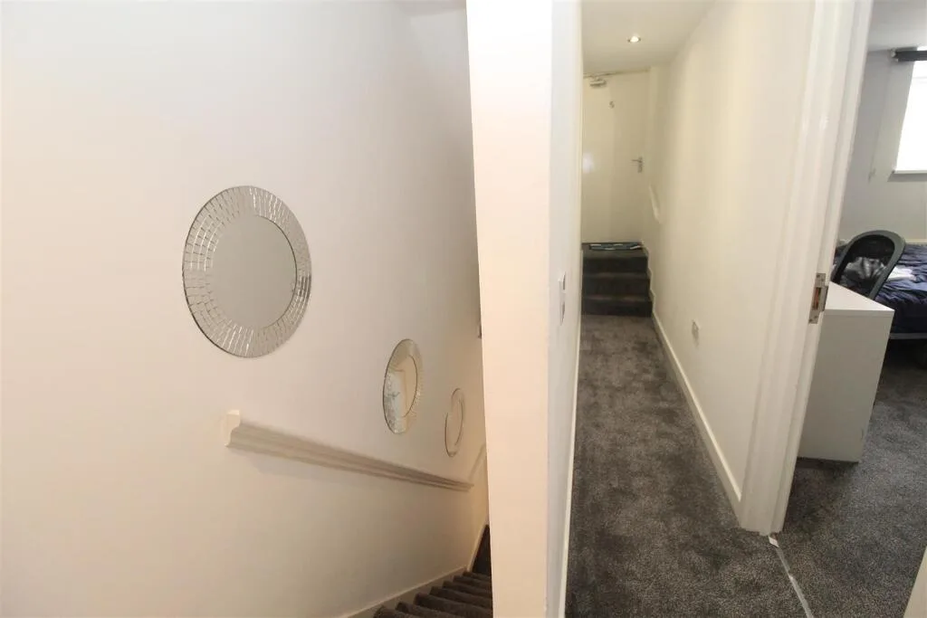 8 bedroom house for rent