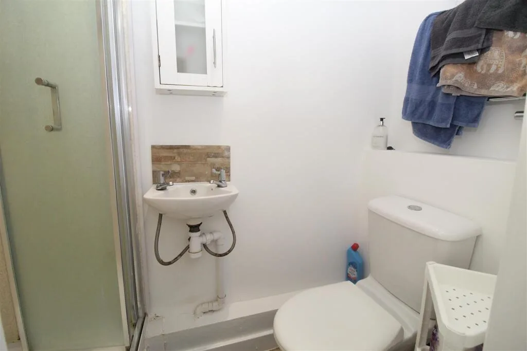 8 bedroom house for rent