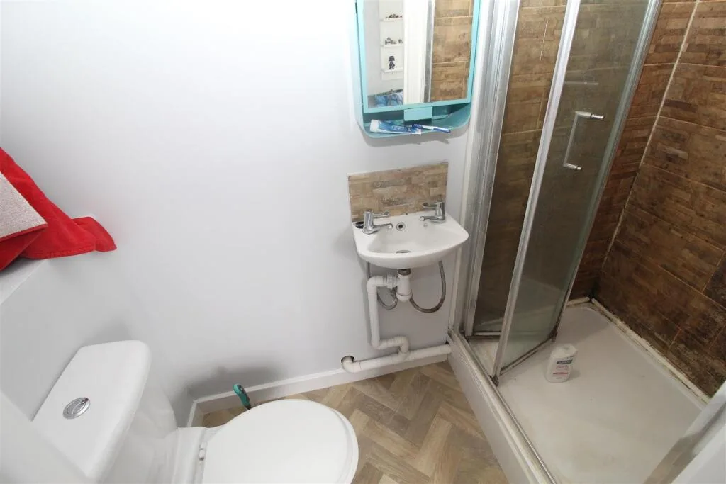 8 bedroom house for rent