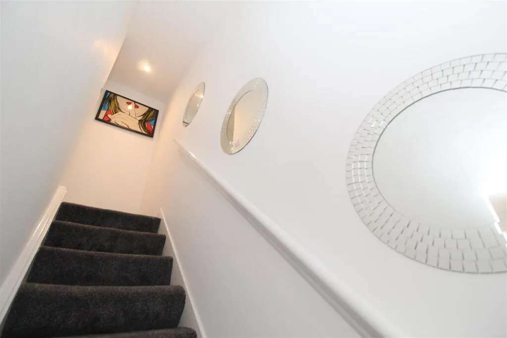 8 bedroom house for rent