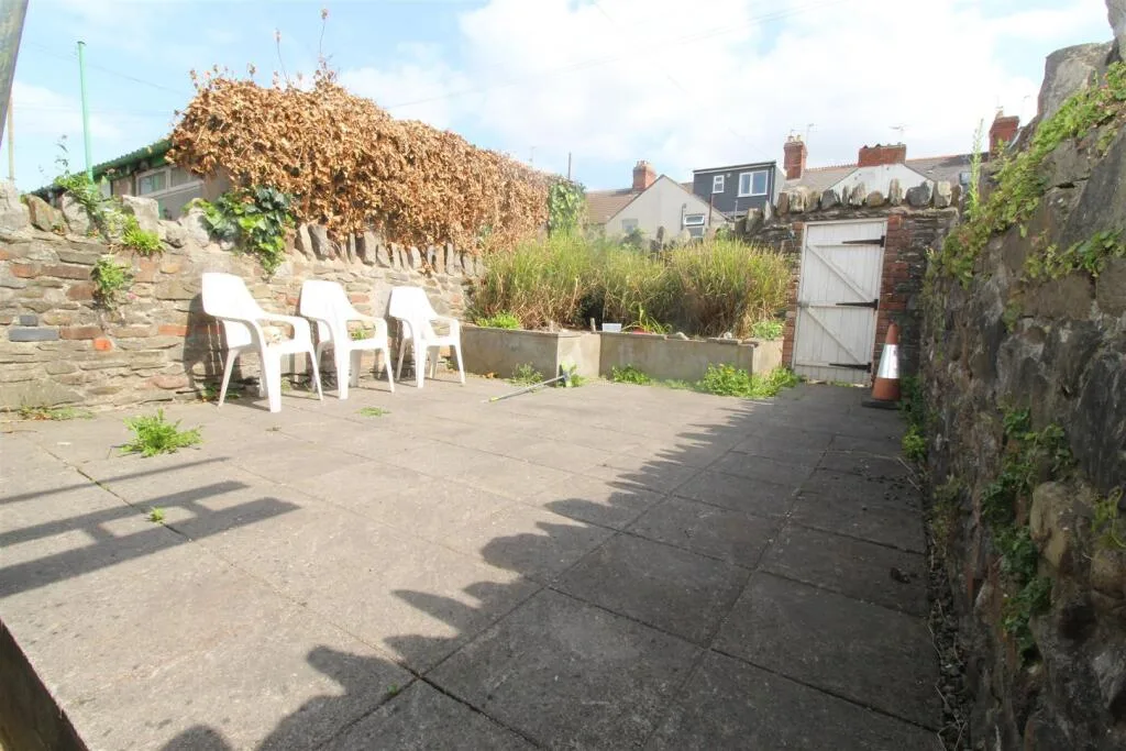 8 bedroom house for rent