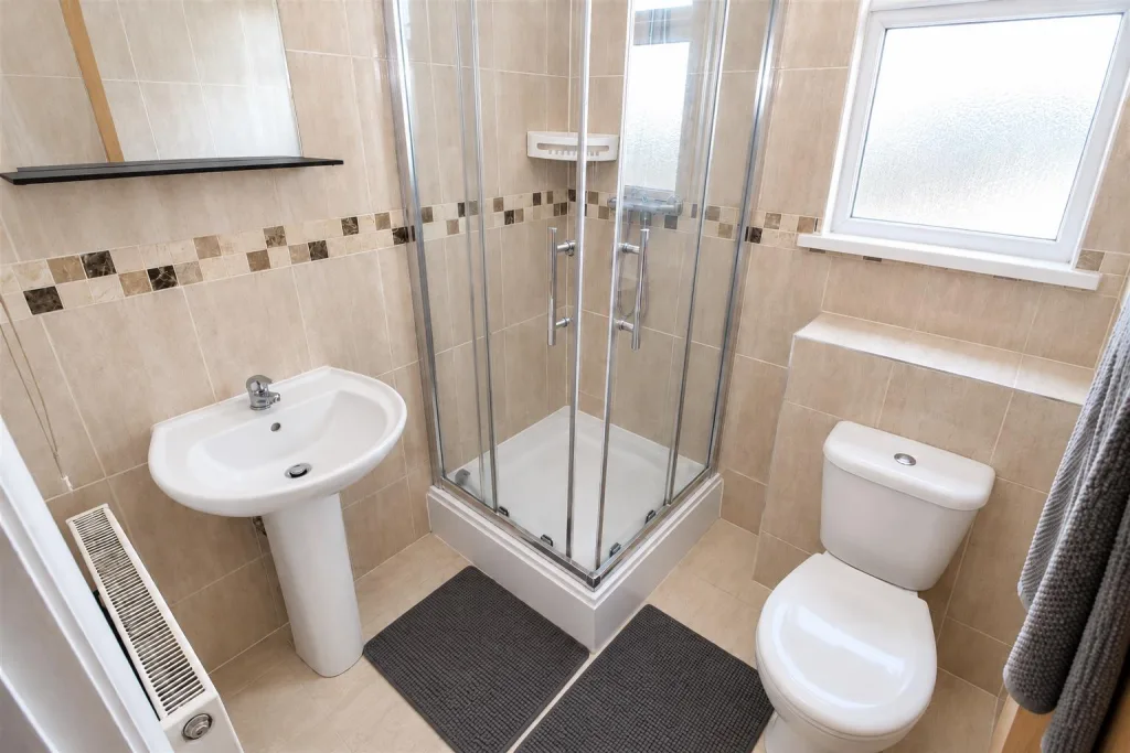7 bedroom private hall for rent