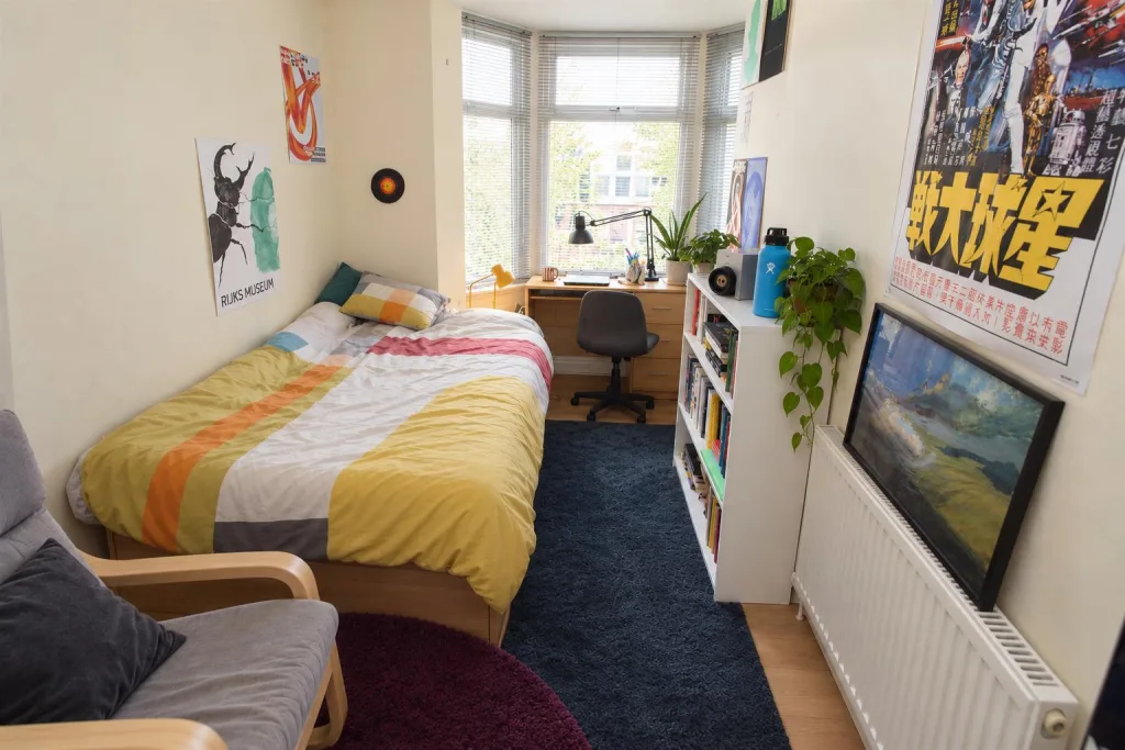 7 bedroom private hall for rent