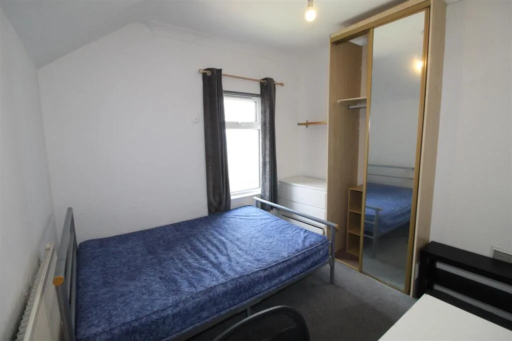 5 bedroom house for rent