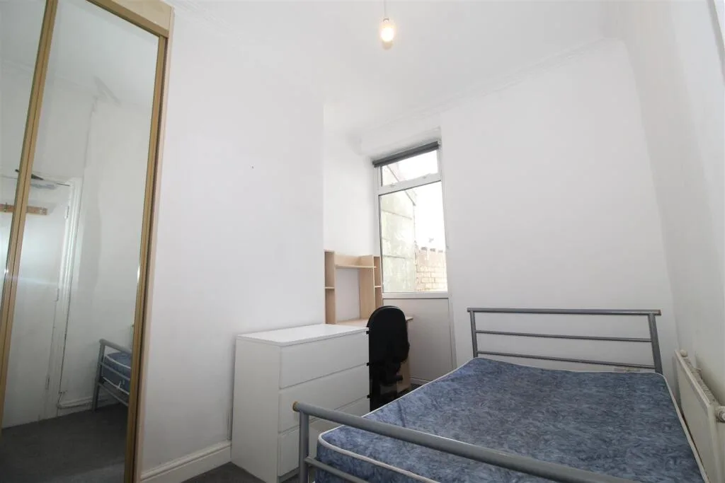5 bedroom house for rent