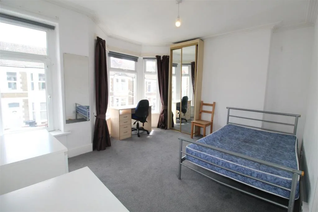 5 bedroom house for rent