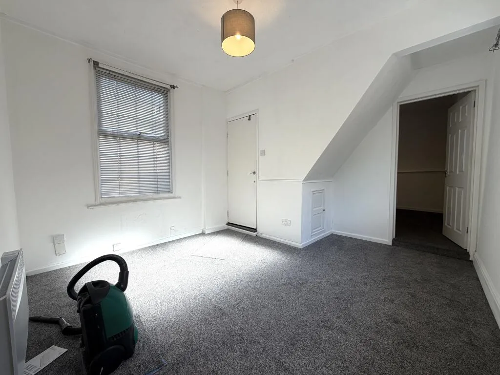 1 bedroom ground floor flat for rent