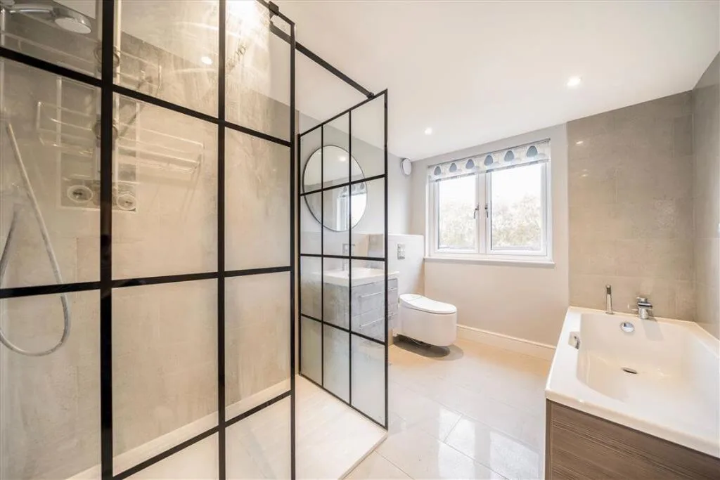 4 bedroom terraced house for rent