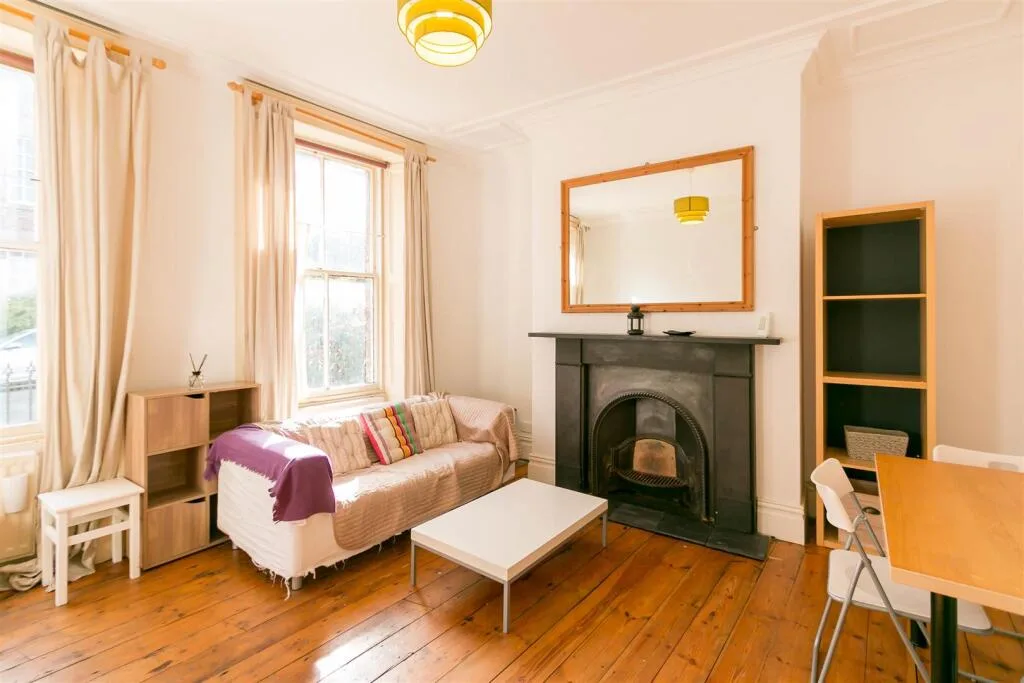 2 bedroom house for rent