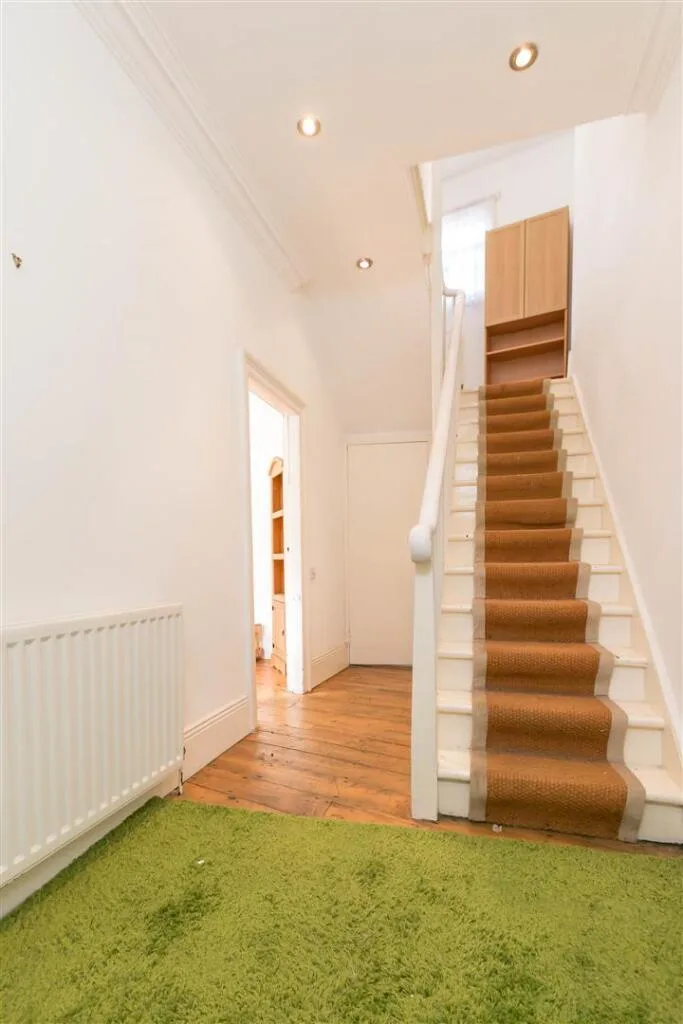 2 bedroom house for rent