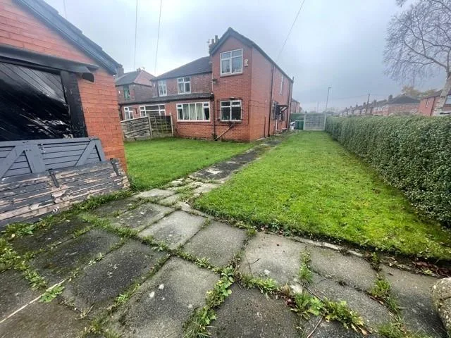 3 bedroom private hall for rent