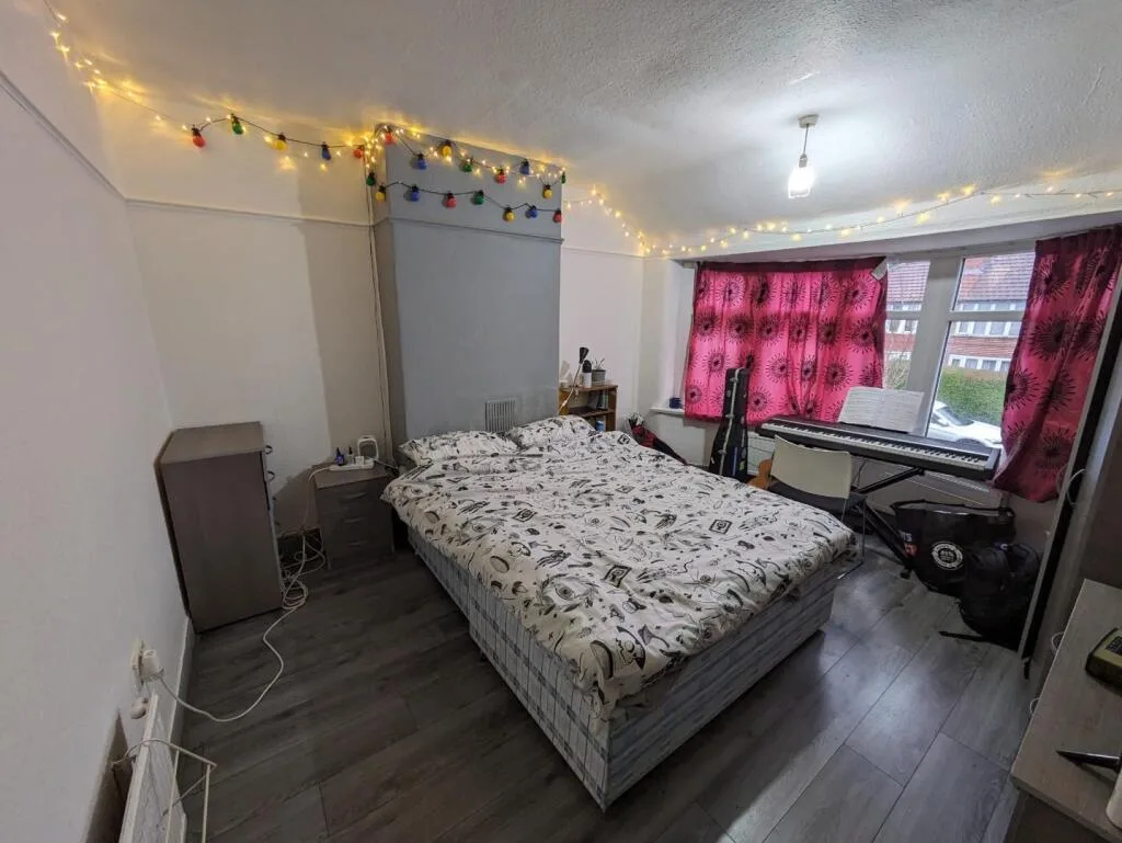 4 bedroom private hall for rent