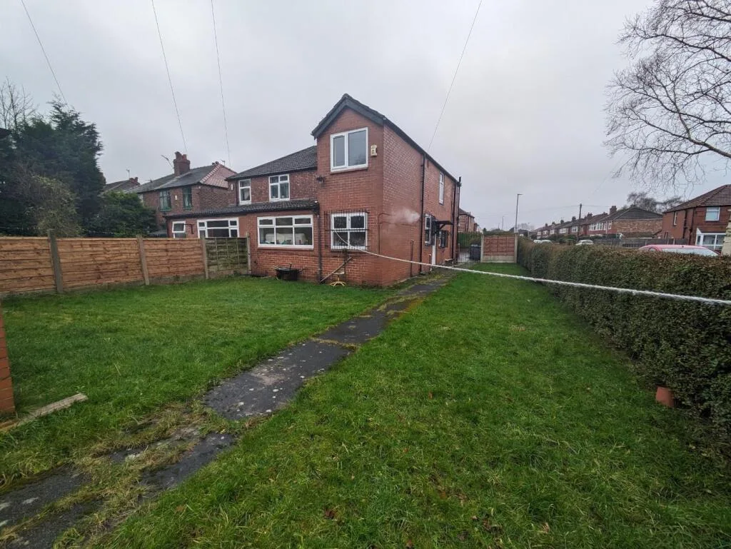 4 bedroom private hall for rent