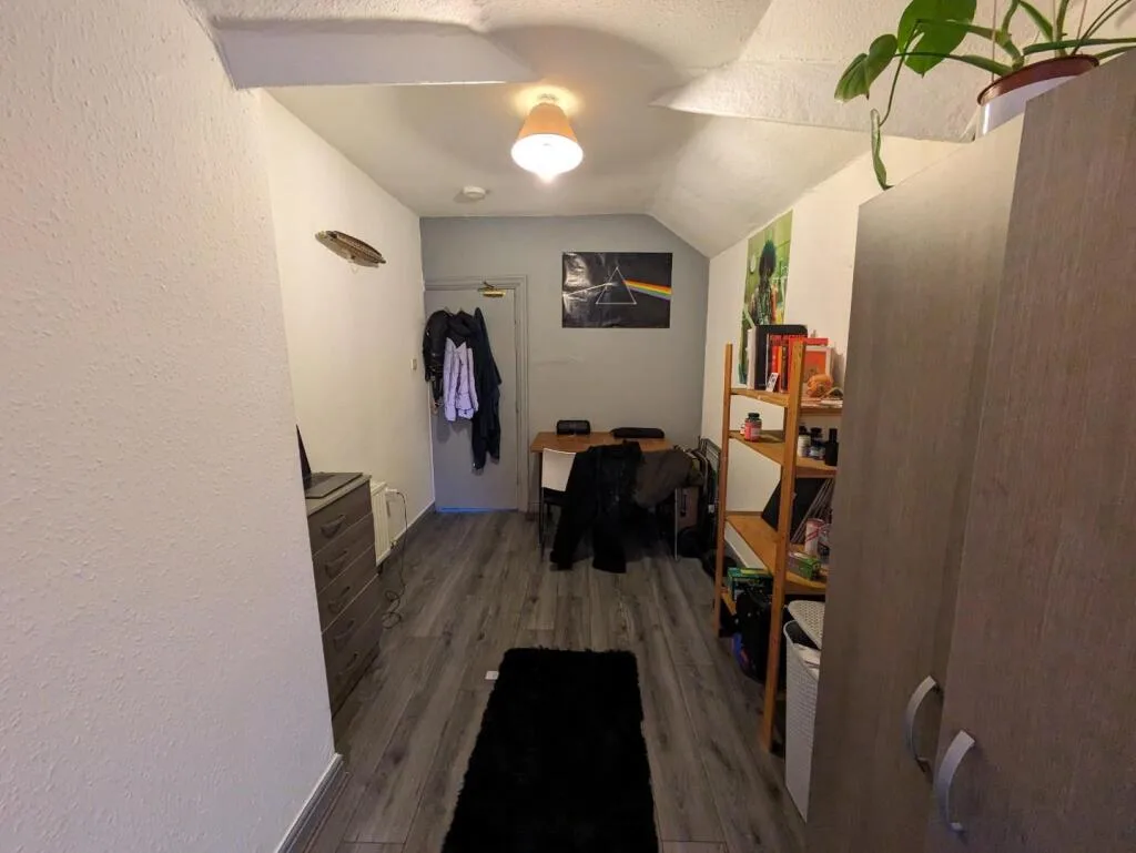 4 bedroom private hall for rent