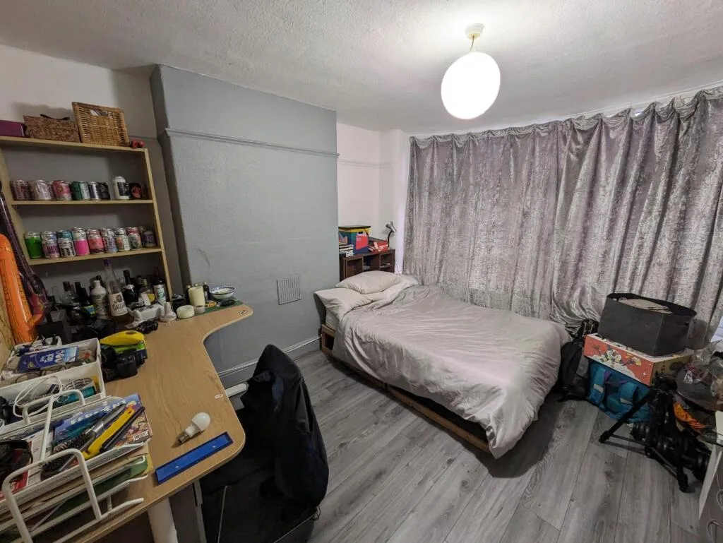 4 bedroom private hall for rent