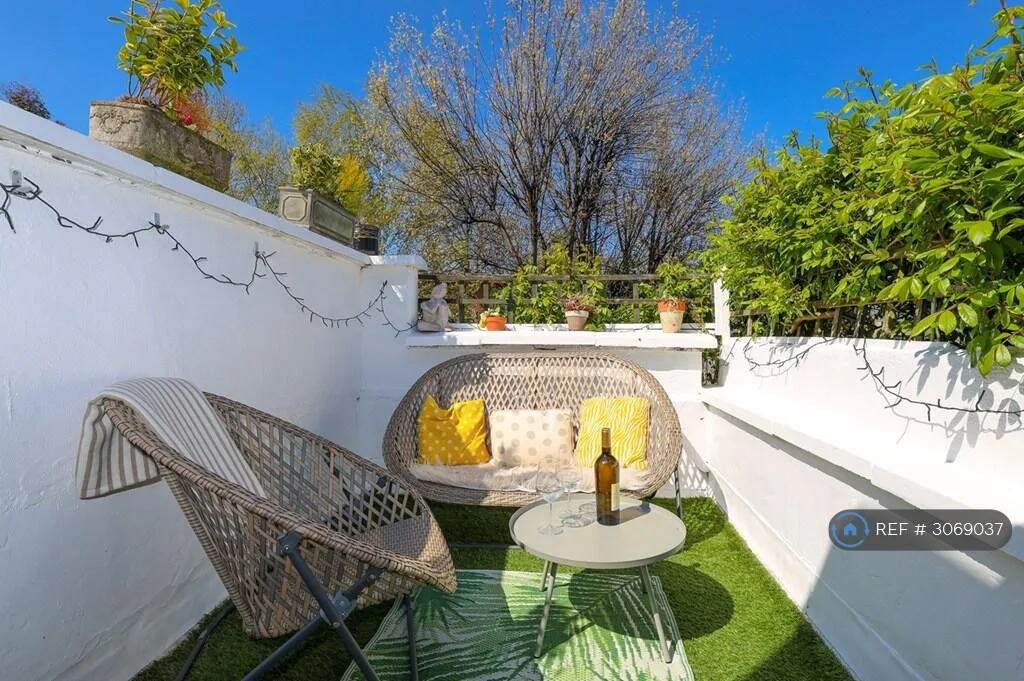 4 bedroom maisonette for rent