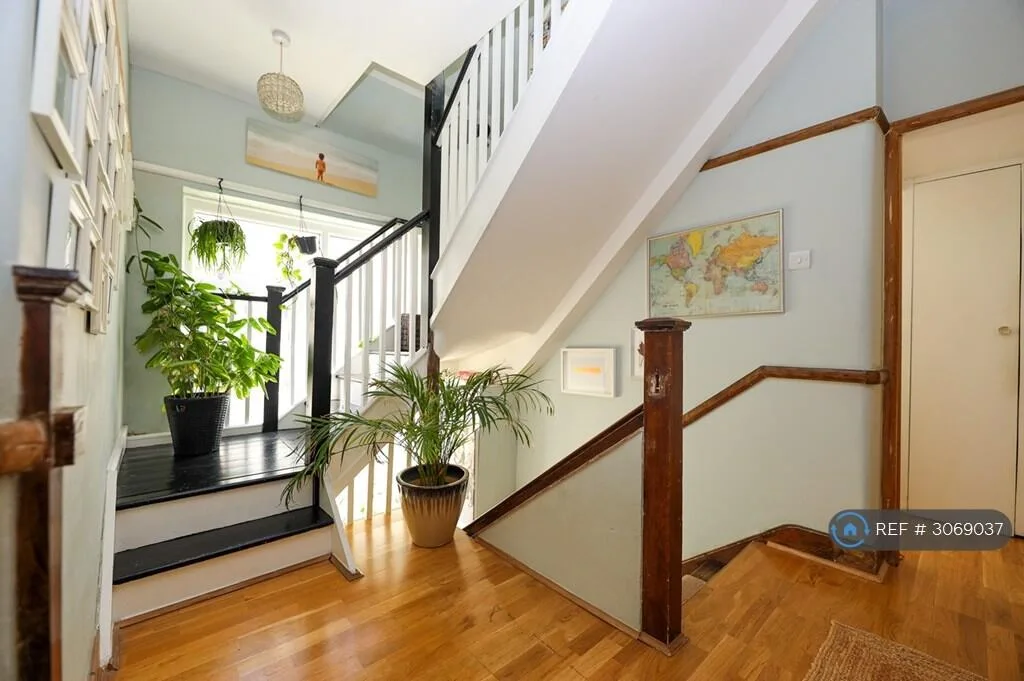 4 bedroom maisonette for rent