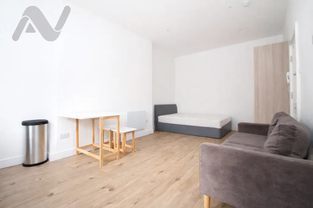 Studio flat for rent