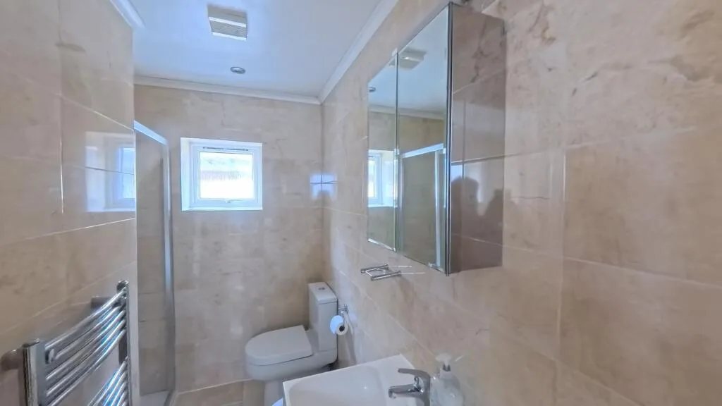 5 bedroom detached house for rent