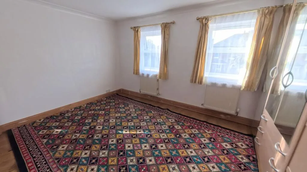 5 bedroom detached house for rent