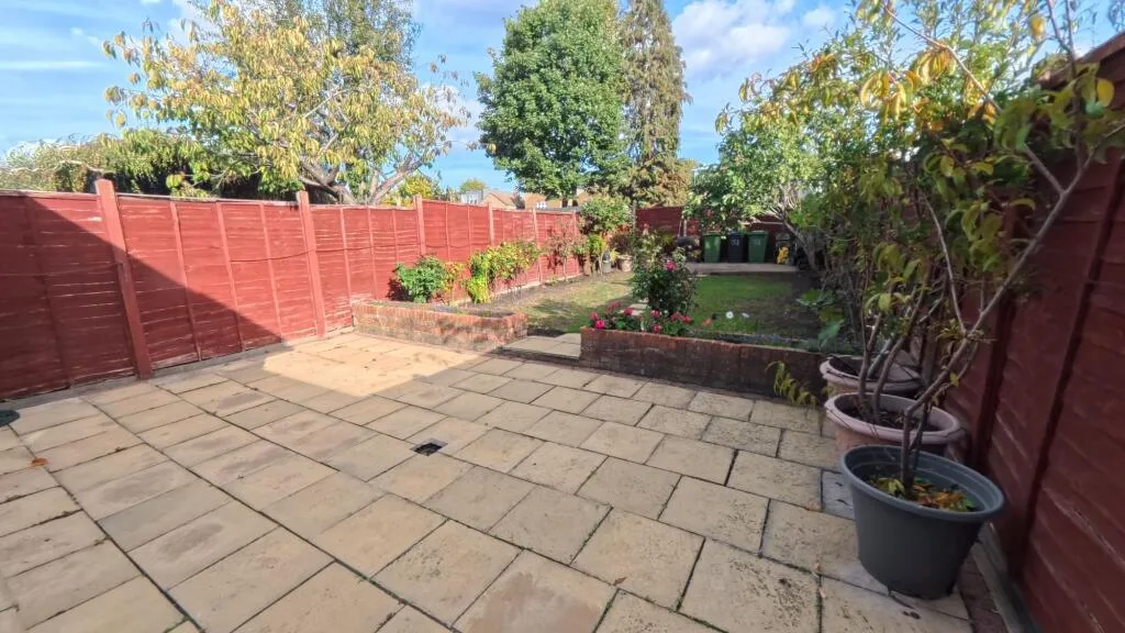 5 bedroom detached house for rent