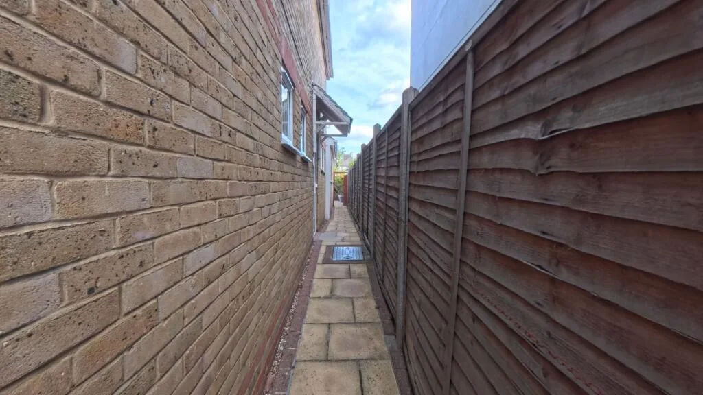 5 bedroom detached house for rent