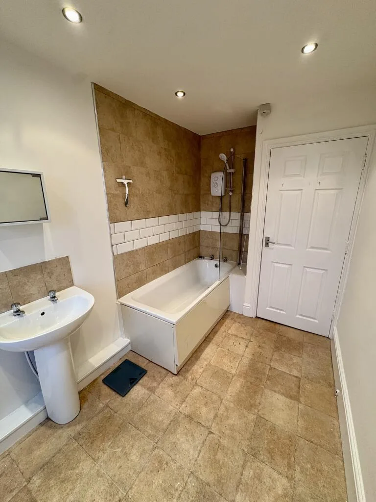 2 bedroom flat for rent