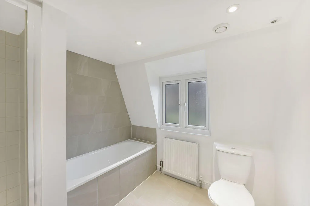 2 bedroom detached house for rent