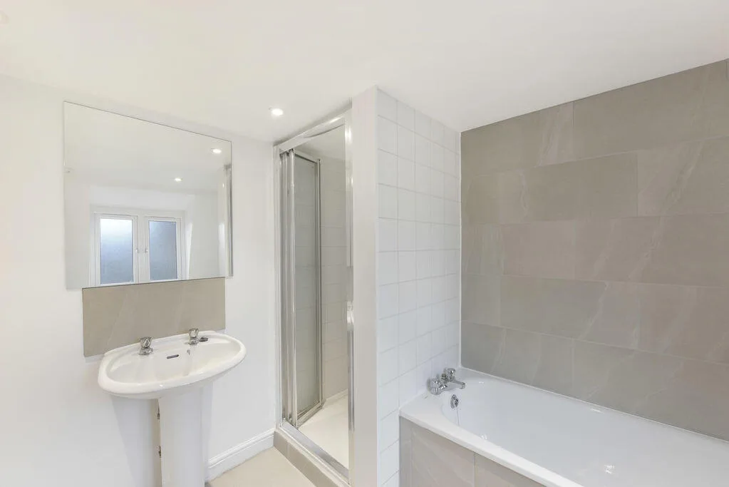 2 bedroom detached house for rent