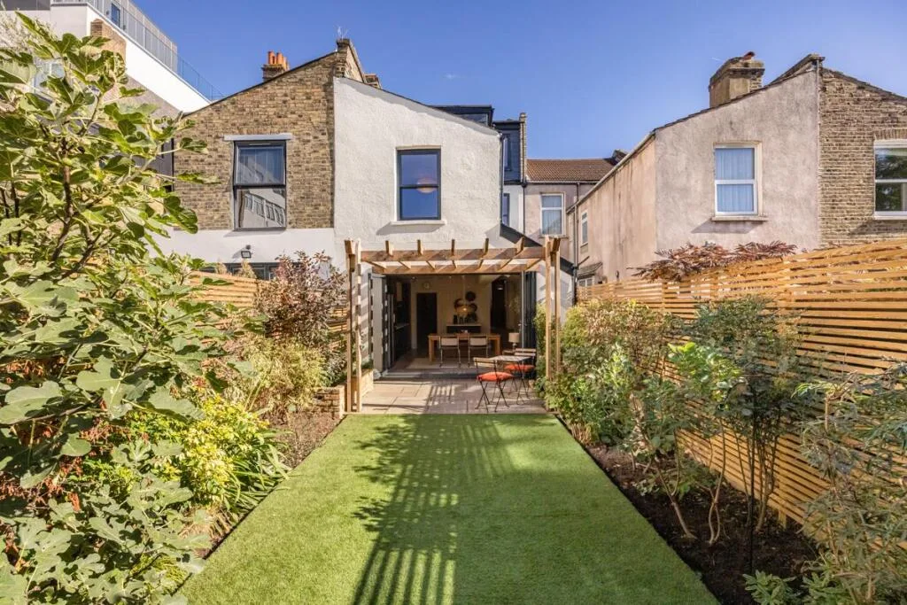 5 bedroom house for rent