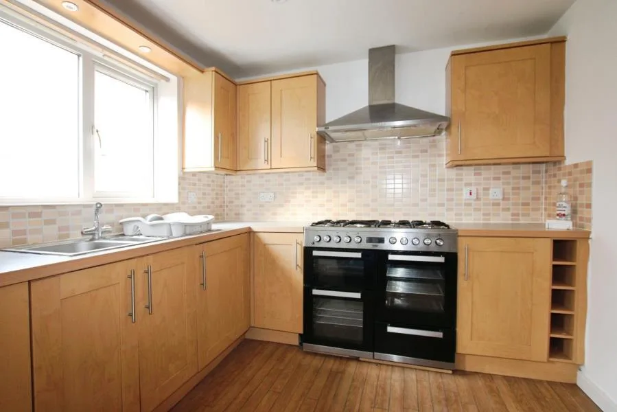 4 bedroom town house for rent