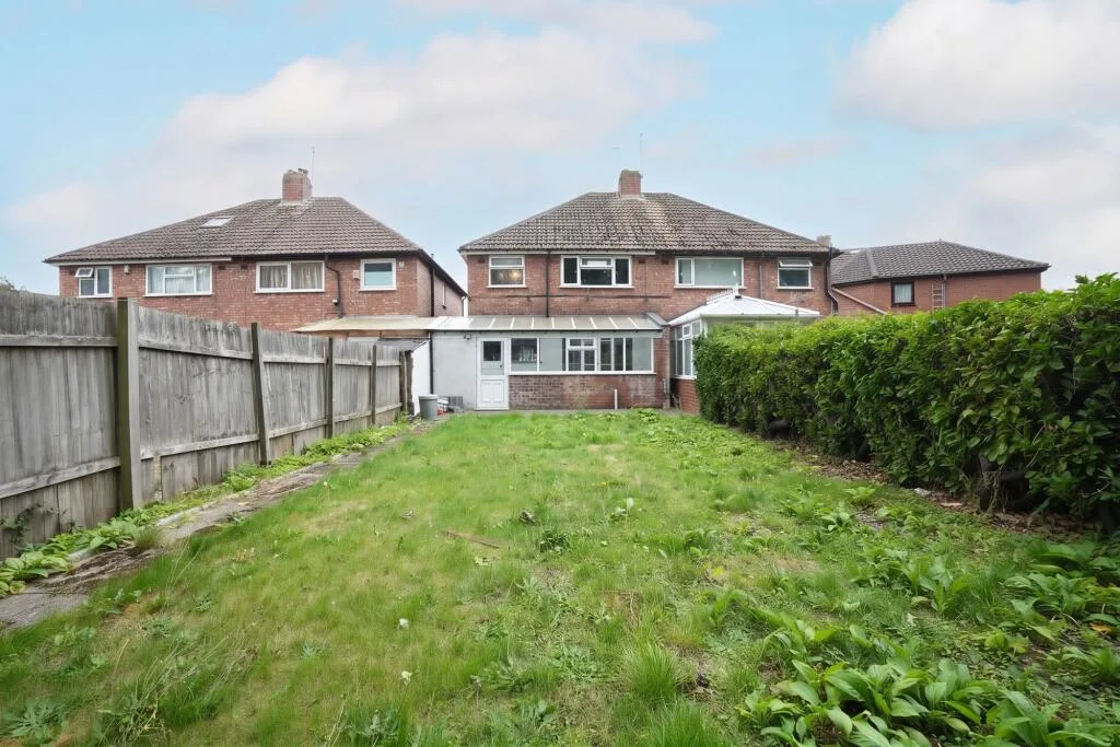 3 bedroom semi-detached house for rent