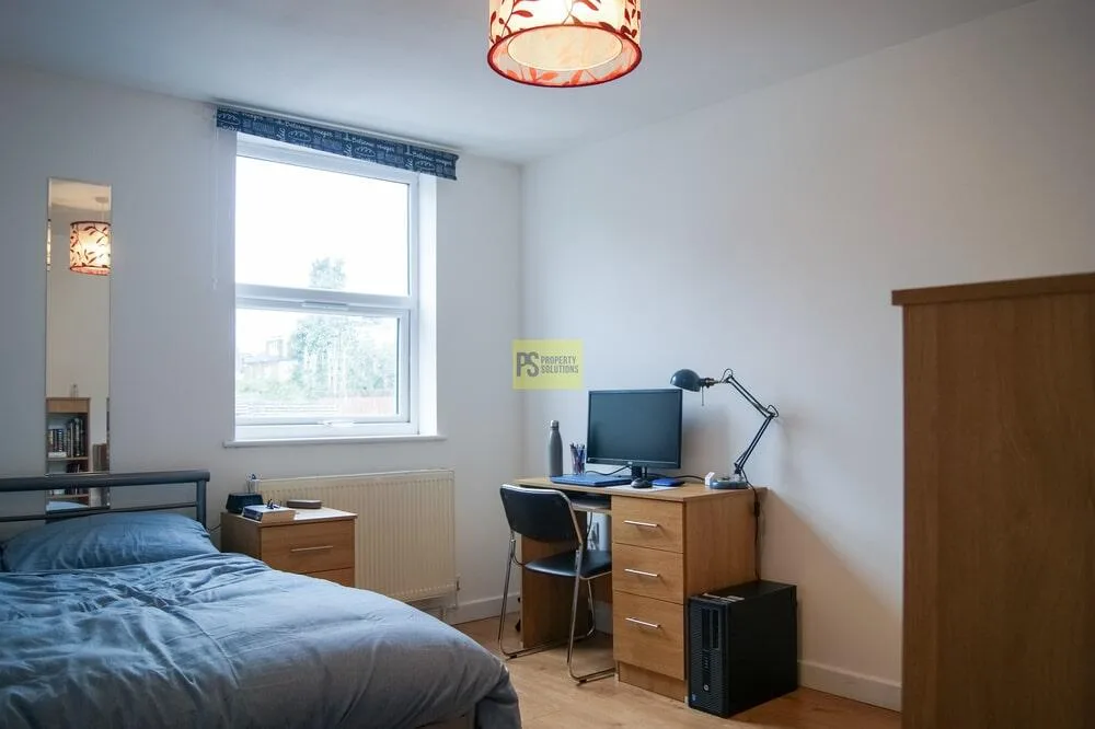 5 bedroom terraced house for rent