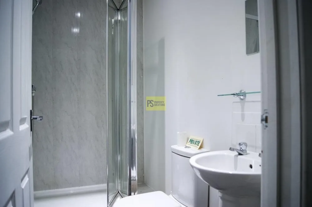 5 bedroom terraced house for rent