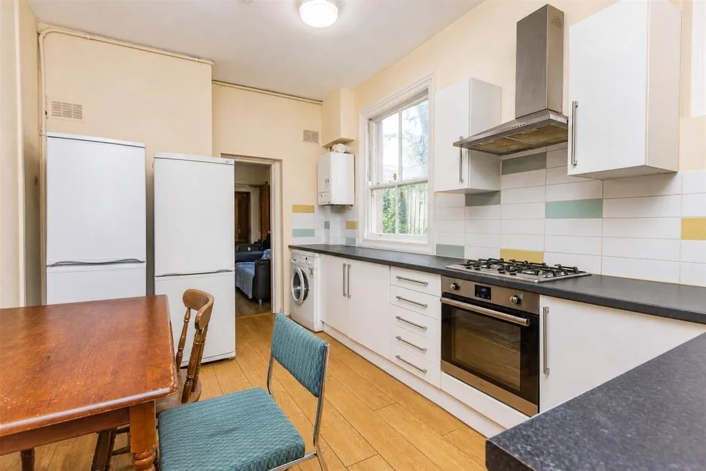 6 bedroom house for rent