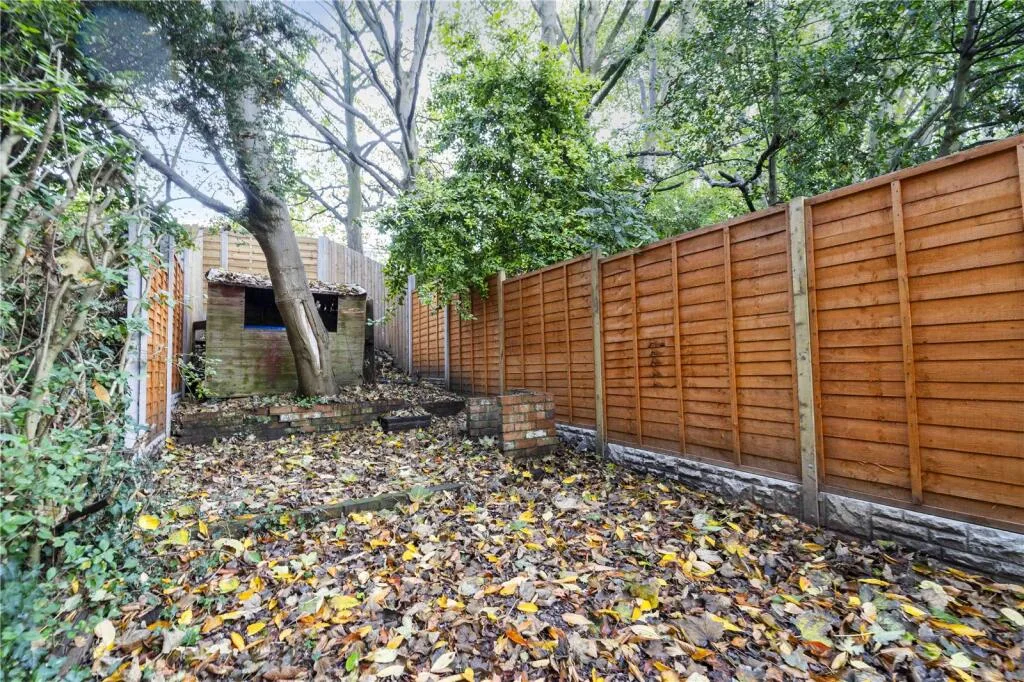 6 bedroom house for rent