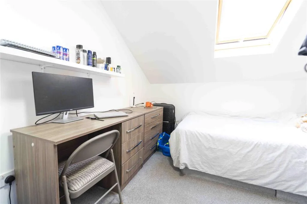 6 bedroom house for rent