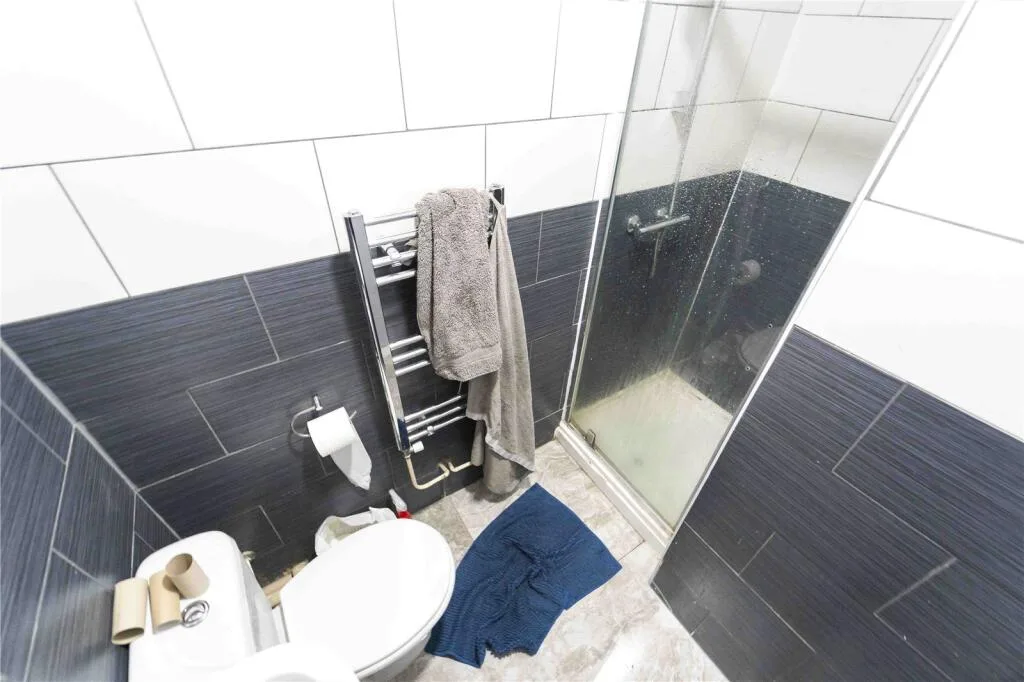 6 bedroom house for rent