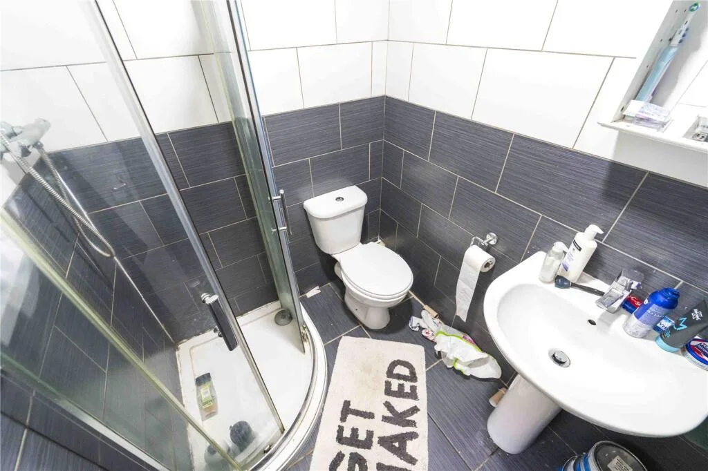 6 bedroom house for rent