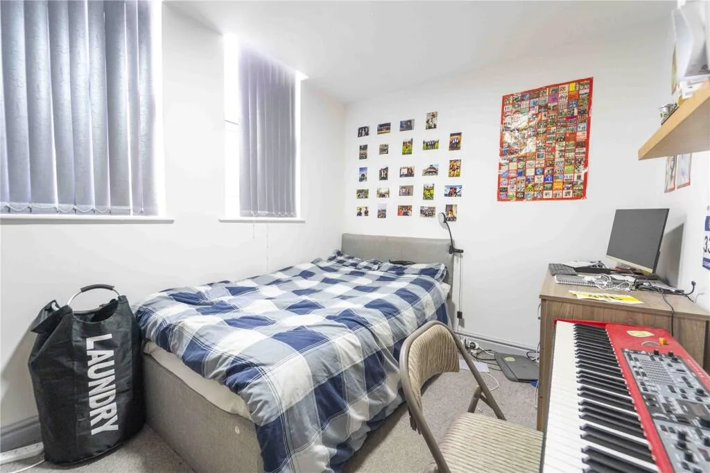 6 bedroom house for rent