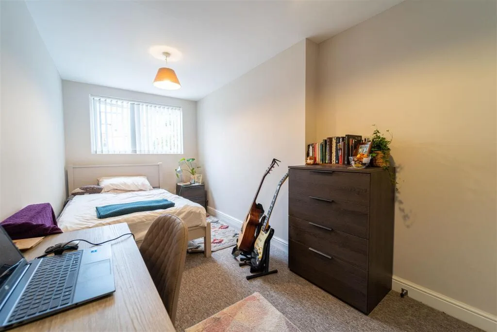 5 bedroom house for rent