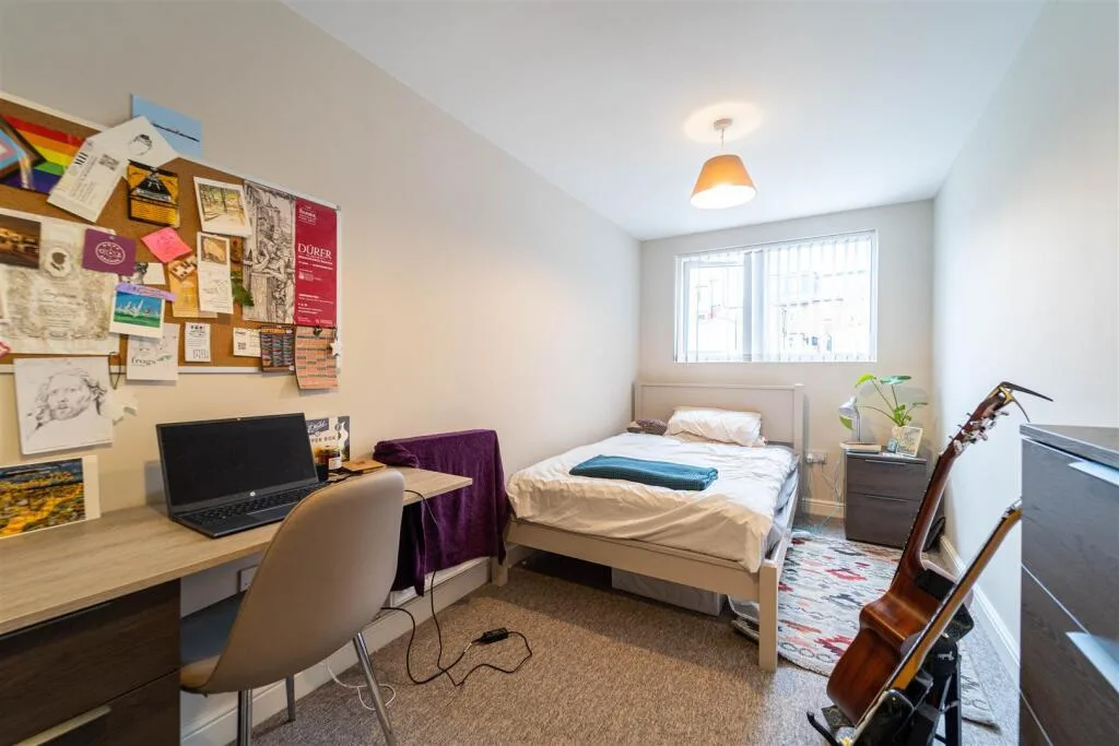 5 bedroom house for rent